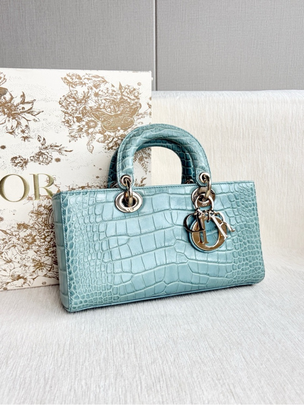Dior  | D-Joy Medium Crocodile Mint Blue Croc-Embossed Leather Top-Handle Bag - Picture 6 of 9